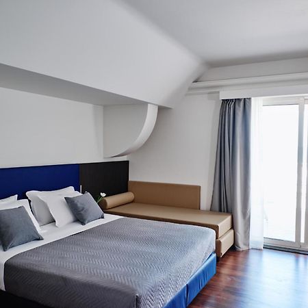 Hotel Negresco Cattolica Esterno foto
