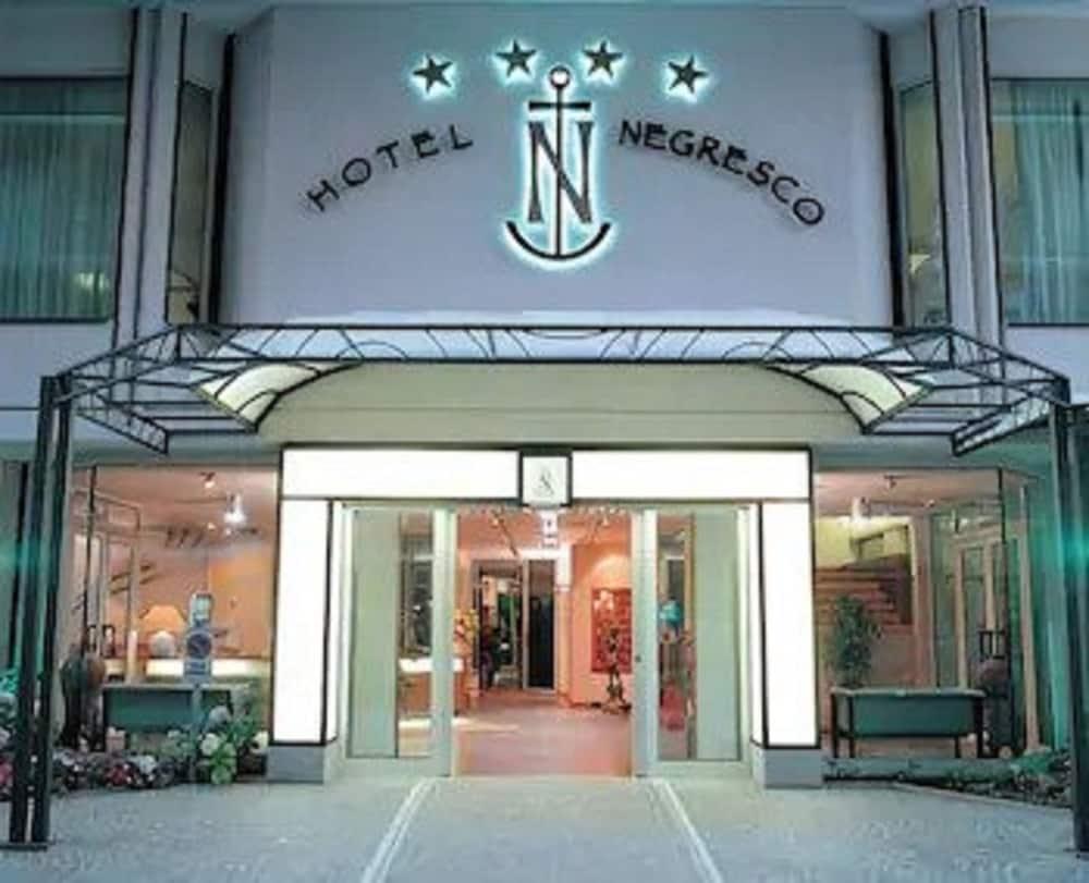 Hotel Negresco Cattolica Esterno foto