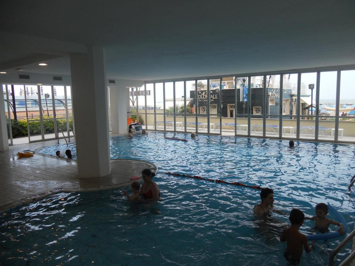 Hotel Negresco Cattolica Esterno foto