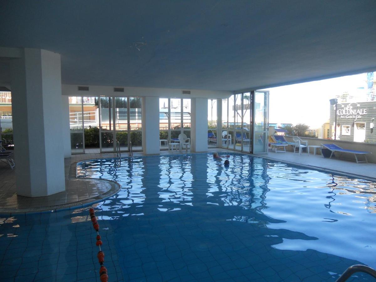 Hotel Negresco Cattolica Esterno foto