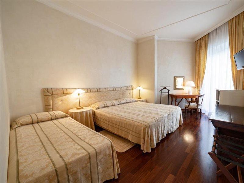 Hotel Negresco Cattolica Esterno foto