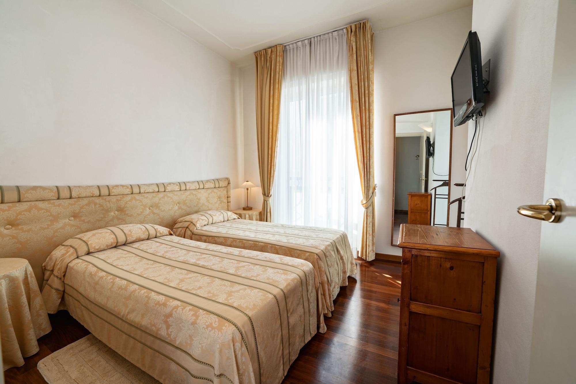 Hotel Negresco Cattolica Esterno foto