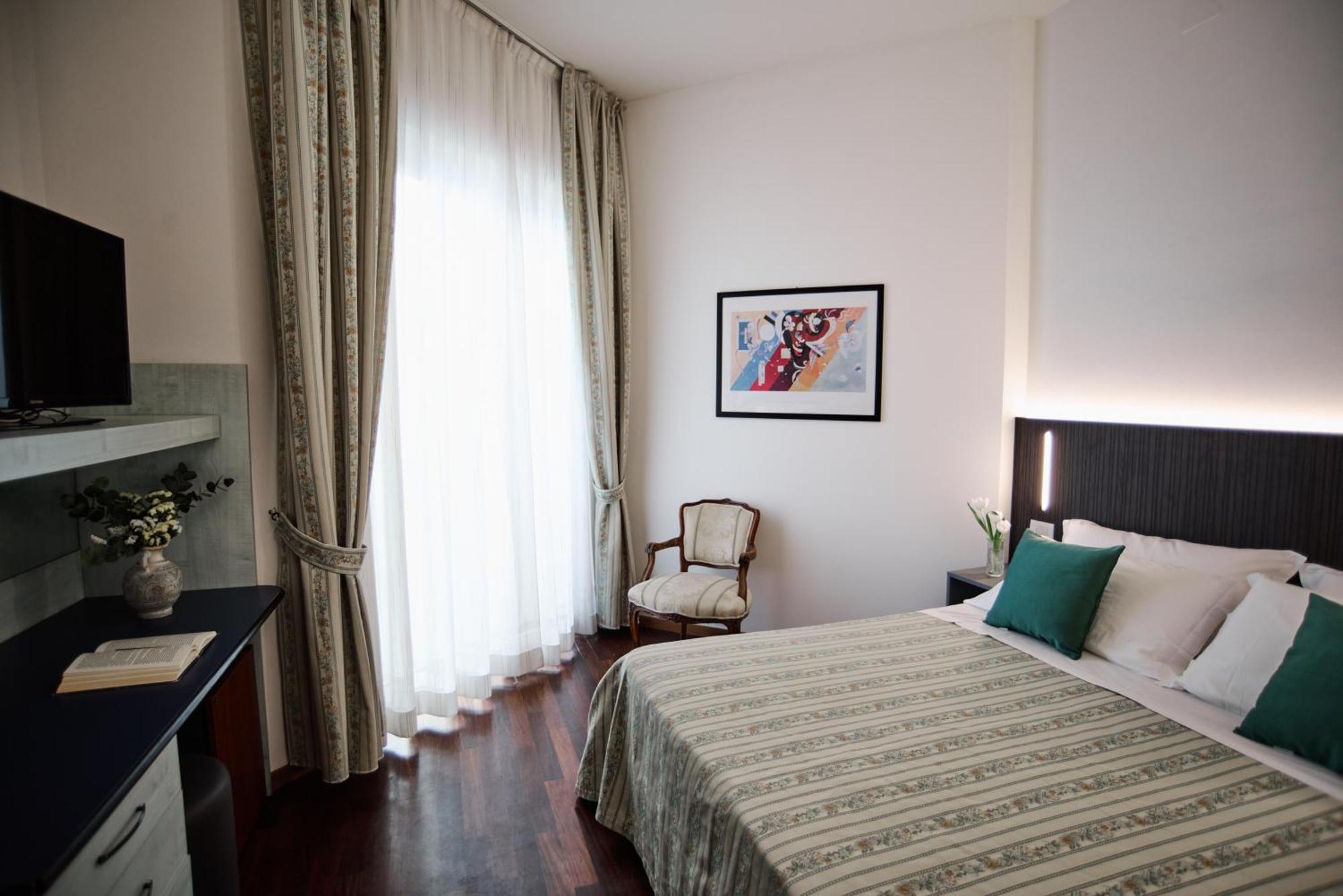 Hotel Negresco Cattolica Esterno foto