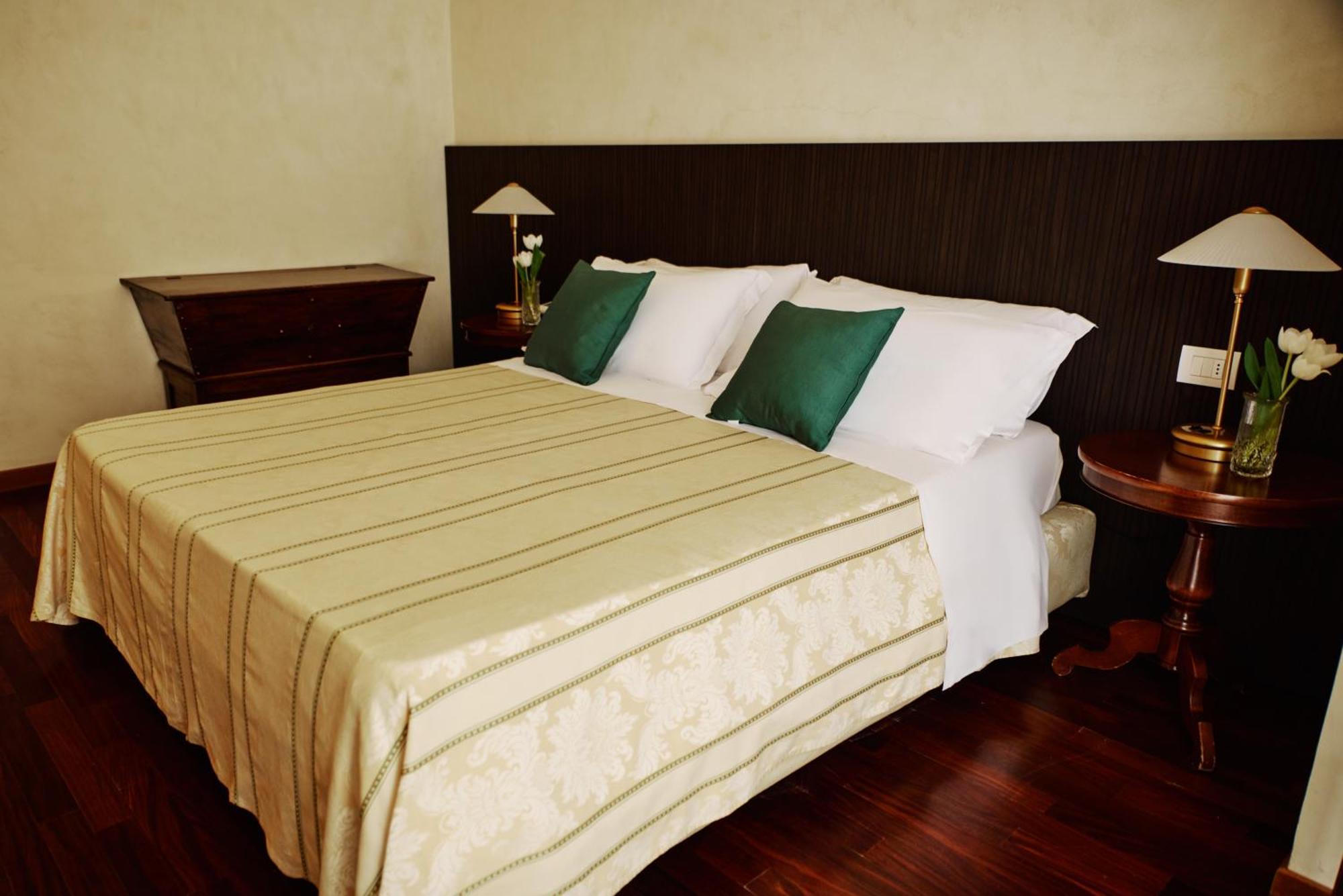 Hotel Negresco Cattolica Esterno foto