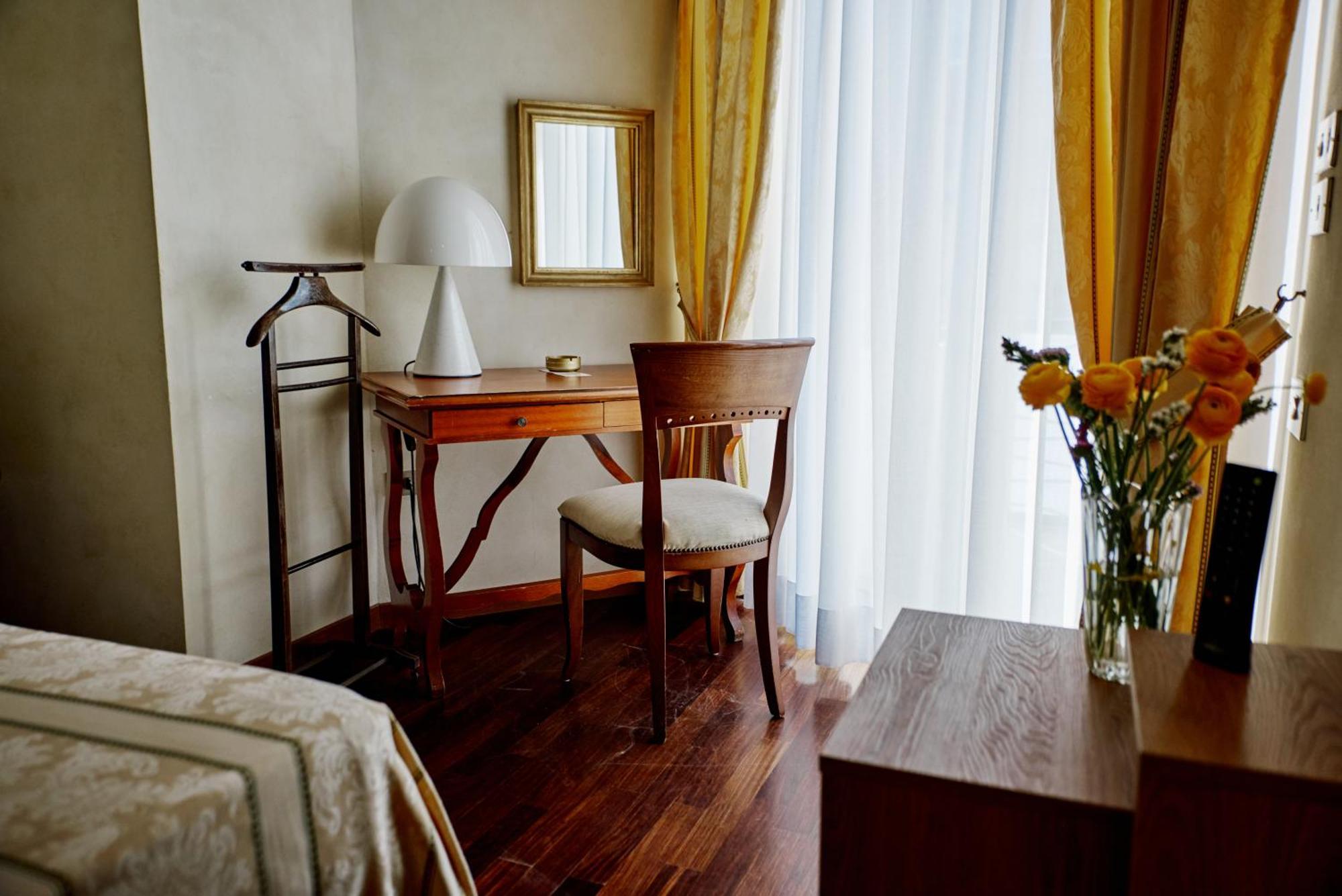 Hotel Negresco Cattolica Esterno foto