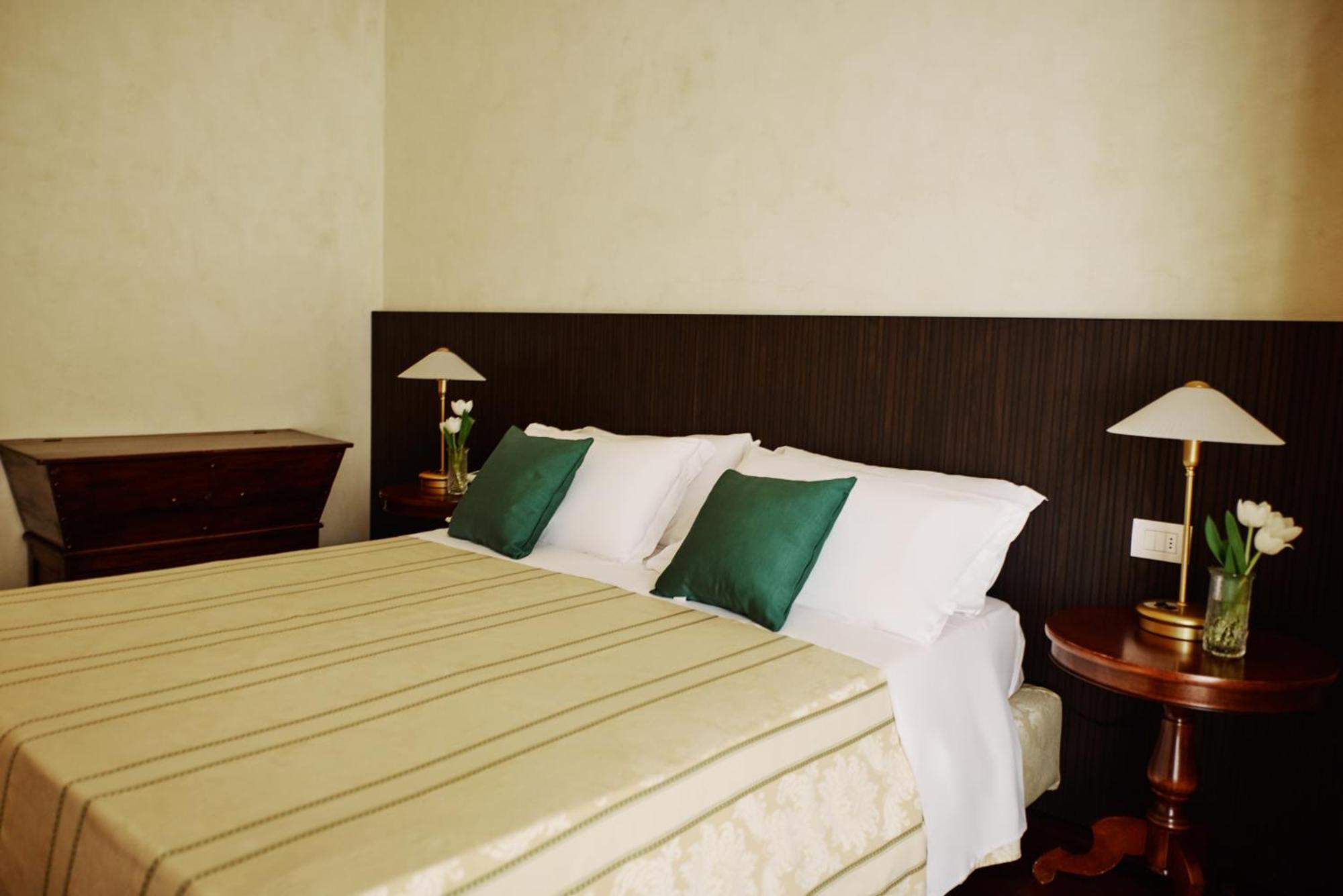 Hotel Negresco Cattolica Esterno foto